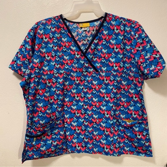 Wonder Wink Scrub Women’s Size‎ 2X Short Sleeve Multicolor Pockets - Picture 1 of 9